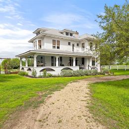 3 Bed 2 Bath house for Sale in Taylor, TX