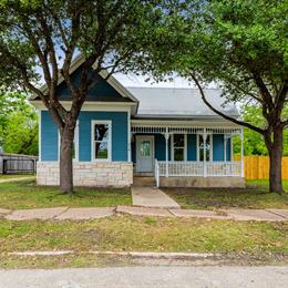 3 Bed 2 Bath house for Sale in Taylor, TX