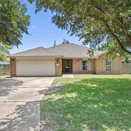 4 Bed 2 Bath house for Sale in Taylor, TX