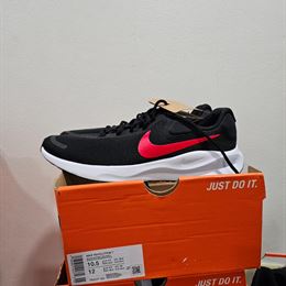 Nike Shoes Men Size 10.5 - Women Size 12 in Anaheim, CA